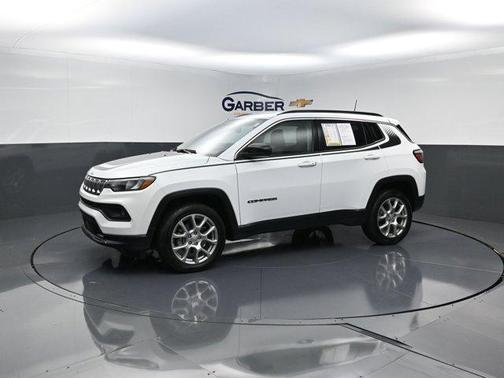 2022 Jeep Compass Latitude Lux