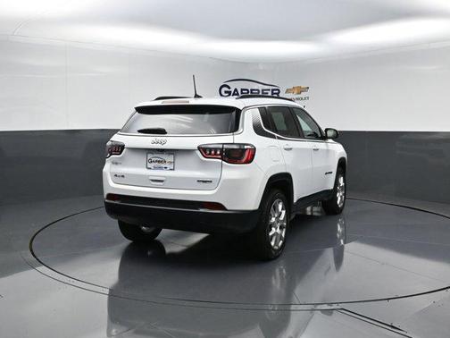 2022 Jeep Compass Latitude Lux