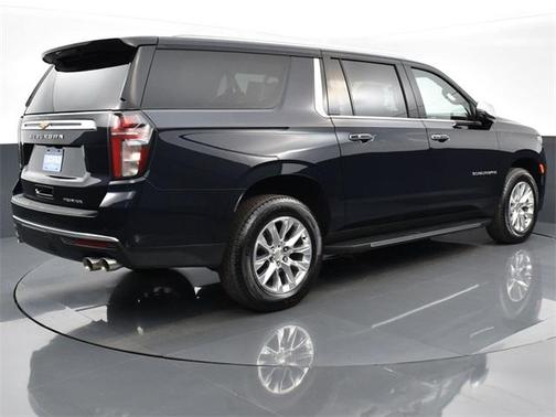 Photo 3 of 36 of 2021 Chevrolet Suburban Premier