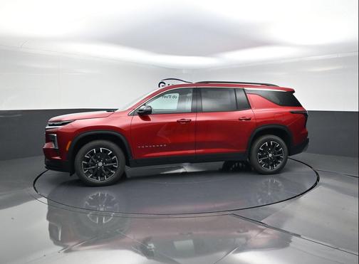 Radiant Red Tintcoat 2026 Chevrolet Traverse LT