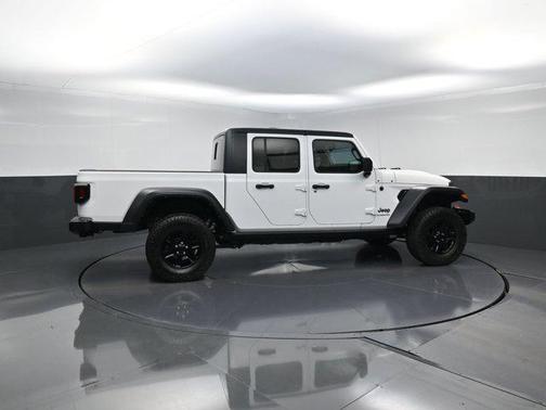 Bright White Clearcoat 2022 Jeep Gladiator Mojave 4x4