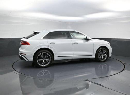 2021 Audi Q8 55 Premium Plus