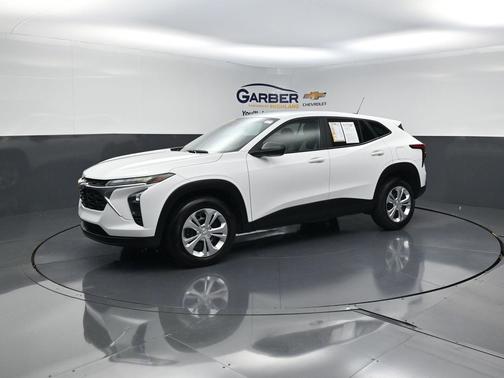 Summit White 2024 Chevrolet Trax LS