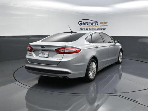 2016 Ford Fusion Hybrid SE