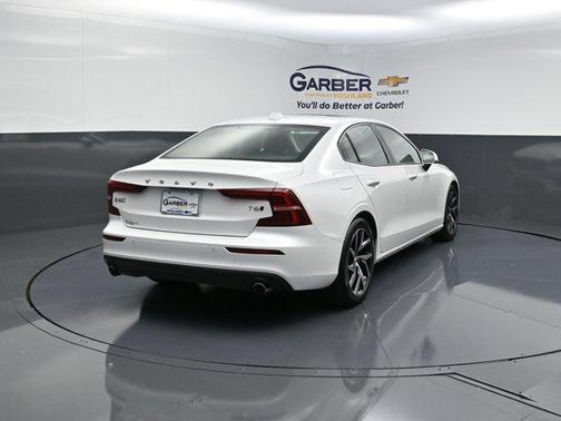 2019 Volvo S60 T6 Momentum