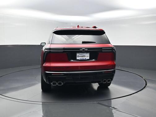 Radiant Red Tintcoat 2026 Chevrolet Traverse RS