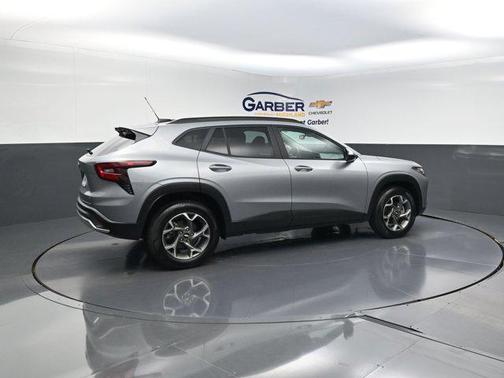 Sterling Gray Metallic 2025 Chevrolet Trax LT