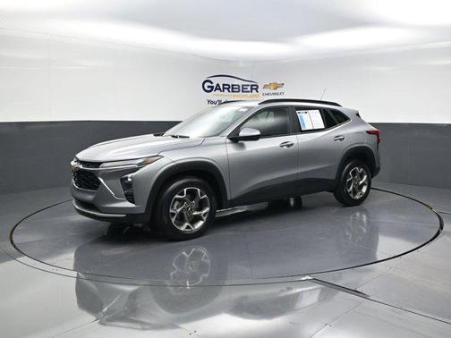 Sterling Gray Metallic 2025 Chevrolet Trax LT