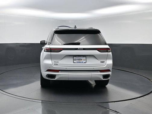 Bright White Clearcoat 2022 Jeep Grand Cherokee Summit