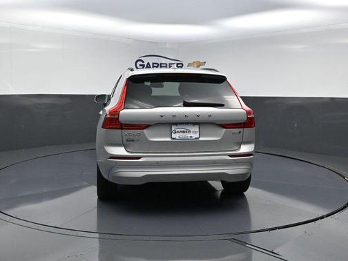 2022 Volvo XC60 B5 Momentum