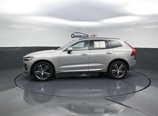 2022 Volvo XC60 B5 Momentum