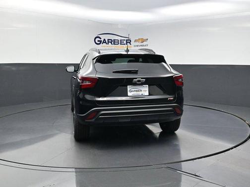 Mosaic Black Metallic 2026 Chevrolet Trax FWD 2RS