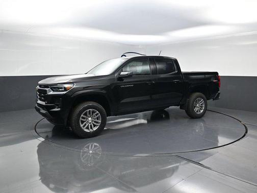 Black 2026 Chevrolet Colorado LT