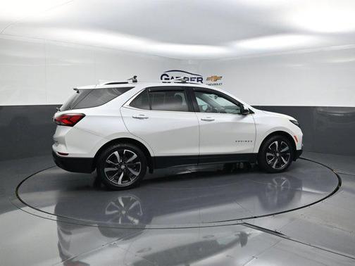Iridescent Pearl Tricoat 2022 Chevrolet Equinox Premier w/1LZ