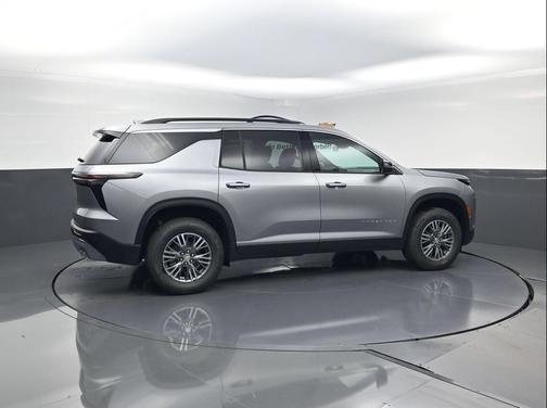 Sterling Gray Metallic 2027 Chevrolet Traverse LT