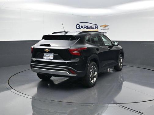 Mosaic Black Metallic 2026 Chevrolet Trax LT