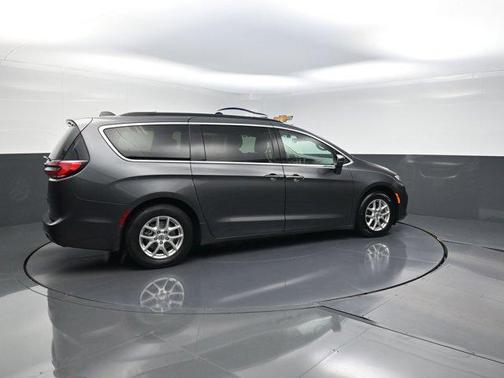 Granite Crystal Metallic Clearcoat 2022 Chrysler Pacifica Touring L
