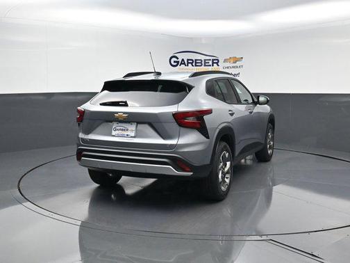 Sterling Gray Metallic 2026 Chevrolet Trax LT