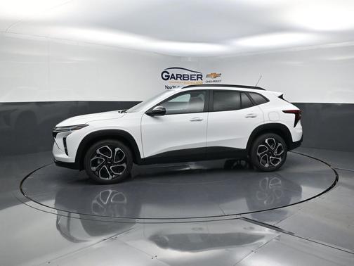Summit White 2026 Chevrolet Trax FWD 2RS