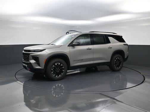 Sandstone Gray 2026 Chevrolet Traverse AWD Z71