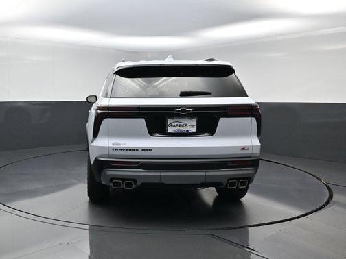 Polar White Tricoat 2026 Chevrolet Traverse AWD Z71