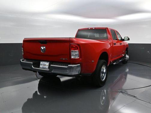 2019 RAM 3500 Tradesman Crew Cab 4x4 8' Box