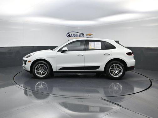 2017 Porsche Macan Base