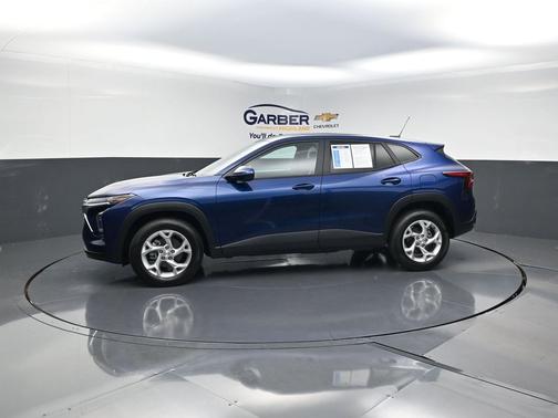 Blue Glow Metallic 2024 Chevrolet Trax LS