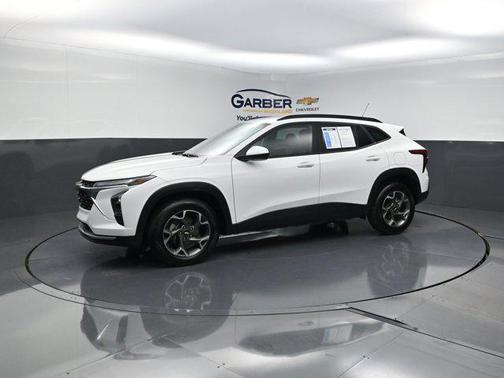 Summit White 2025 Chevrolet Trax LT