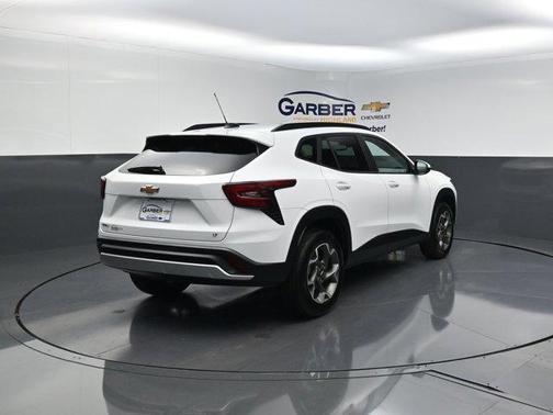 Summit White 2025 Chevrolet Trax LT