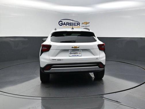 Summit White 2025 Chevrolet Trax LT