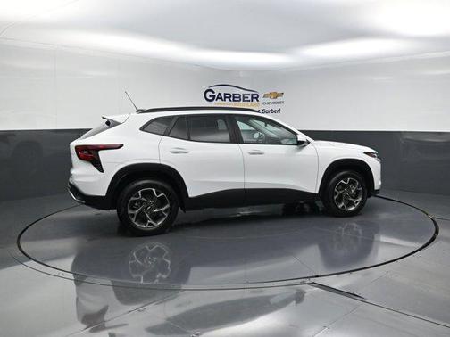 Summit White 2025 Chevrolet Trax LT