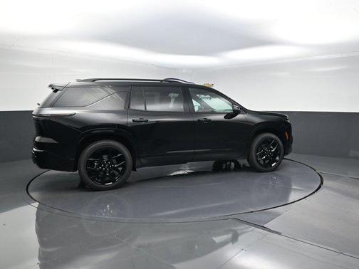 Mosaic Black Metallic 2026 Chevrolet Traverse RS