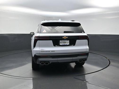 Polar White Tricoat 2026 Chevrolet Traverse LT