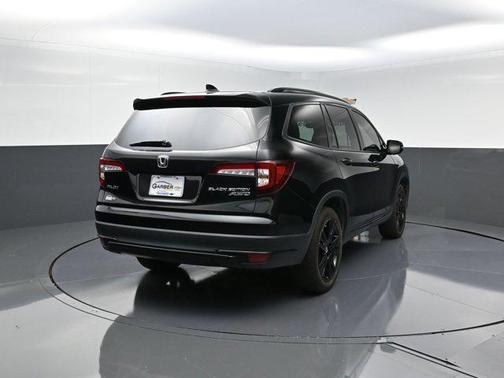 2022 Honda Pilot AWD Black Edition