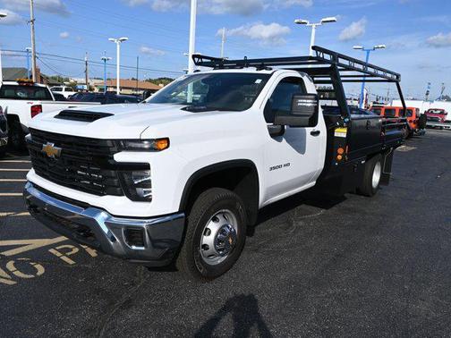 2025 Chevrolet Silverado 3500 WT