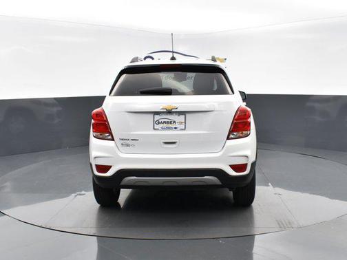 Summit White 2021 Chevrolet Trax LT