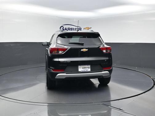 Mosaic Black Metallic 2026 Chevrolet Trailblazer LT