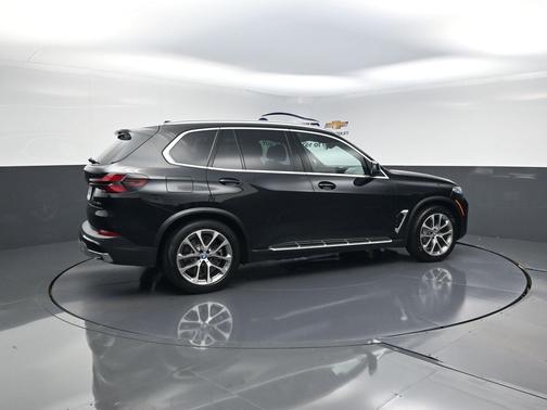 Black Sapphire Metallic 2025 BMW X5 PHEV xDrive50e