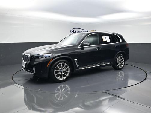 Black Sapphire Metallic 2025 BMW X5 PHEV xDrive50e