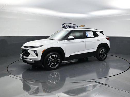 Summit White 2025 Chevrolet Trailblazer LT