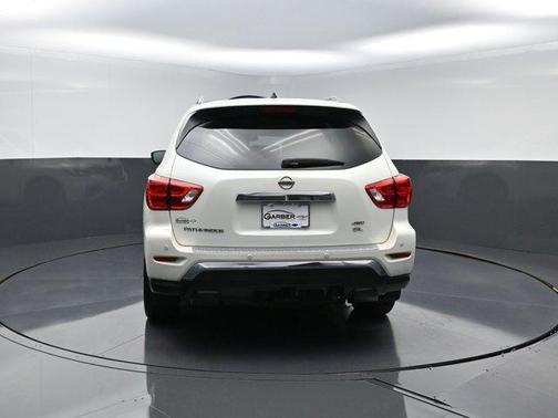 2017 Nissan Pathfinder SL