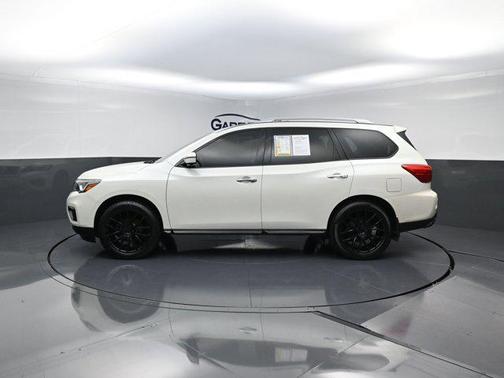 2017 Nissan Pathfinder SL
