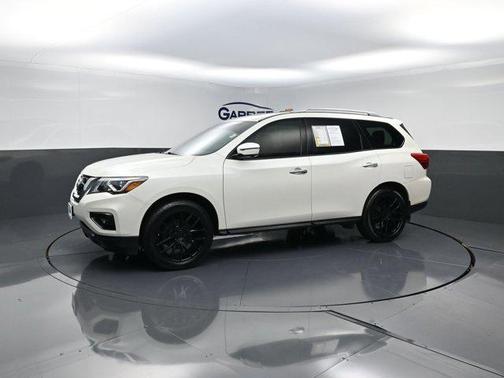 2017 Nissan Pathfinder SL