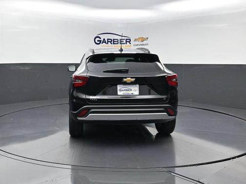 Mosaic Black Metallic 2026 Chevrolet Trax LT