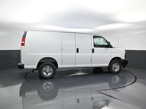 2025 Chevrolet Express 2500 RWD 2500 Regular Wheelbase WT