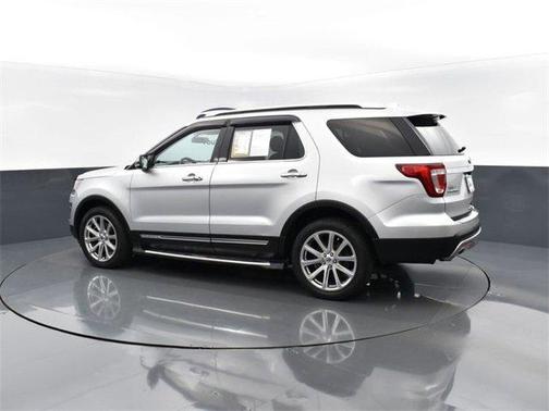 Photo 5 of 40 of 2017 Ford Explorer Limited