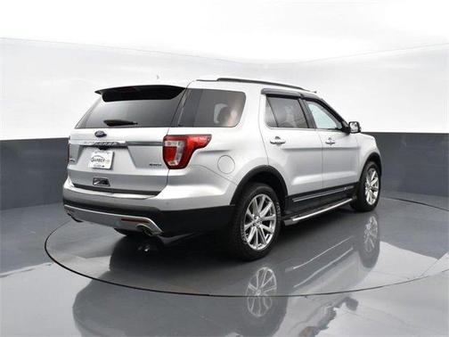 Photo 3 of 40 of 2017 Ford Explorer Limited