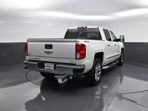 Iridescent Pearl Tricoat 2017 Chevrolet Silverado 1500 LTZ