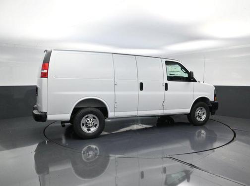 2025 Chevrolet Express 2500 RWD 2500 Regular Wheelbase WT
